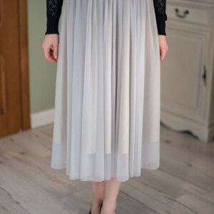 Light gray tutu midi tulle skirt image 2
