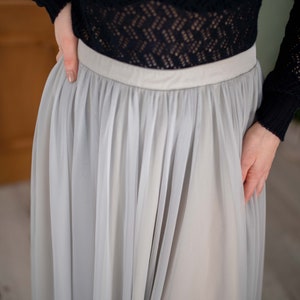 Light gray tutu midi tulle skirt image 3