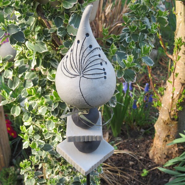 Garden stele insect house gift idea