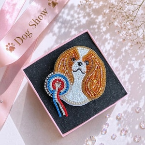 Cavalier King Charles Spaniel Brooch, Best in Show BIS Dog Show Rosette Pin, Beaded Dog Show Number Clip, Cavalier Lover Gift