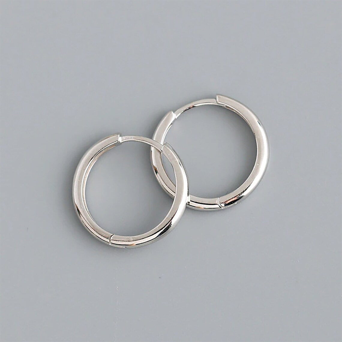 silver clicker hoop