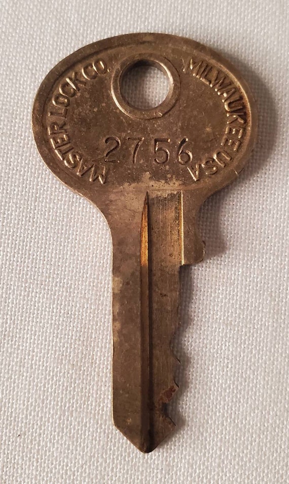 Etched Lion Master Lock #2756 Brass Key - Older Etched Brass Master Lock  Replacement Key, Good Usable/Collectible Condition + FREE SHIPPING!