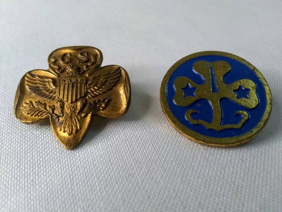 2 Vintage Girl Scout Pins - 1960s Pressed Brass Pin &… - Gem