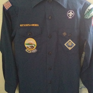 Official Boy Scouts of America Shirt & Bobcat Pin - Size Youth L (14-16) Navy Blue Long Sleeve Cascade Pacific Troop 561 Badges + Bobcat Pin