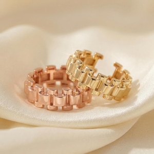 Pierścionek z ogniwami łańcuszka do zegarka: 18-karatowe żółte złoto, srebro próby 925, różowe złoto, łączenie elementów, biżuteria na co dzień