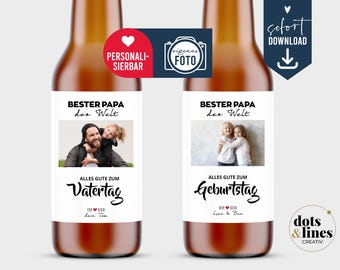 May include: Two brown glass bottles with white labels featuring custom photo placeholders. The left label reads BESTER PAPA der Welt, ALLES GUTE ZUM Vatertag, and ICH DICH dein Tom. The right label reads BESTER PAPA der Welt, ALLES GUTE ZUM Geburtstag, and WIR DICH Lina & Bea.