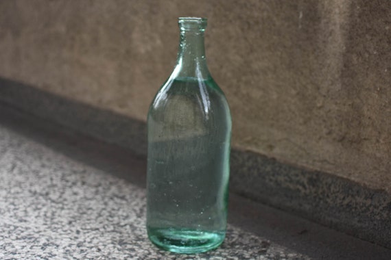 Clear Glass Q Vase