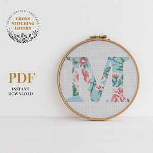 M - Padrão de ponto cruz com letras de flores, padrão de bordado de alfabeto, ponto cruz para presente, decoração de quarto de bebê, download instantâneo de PDF, gráfico xstitch