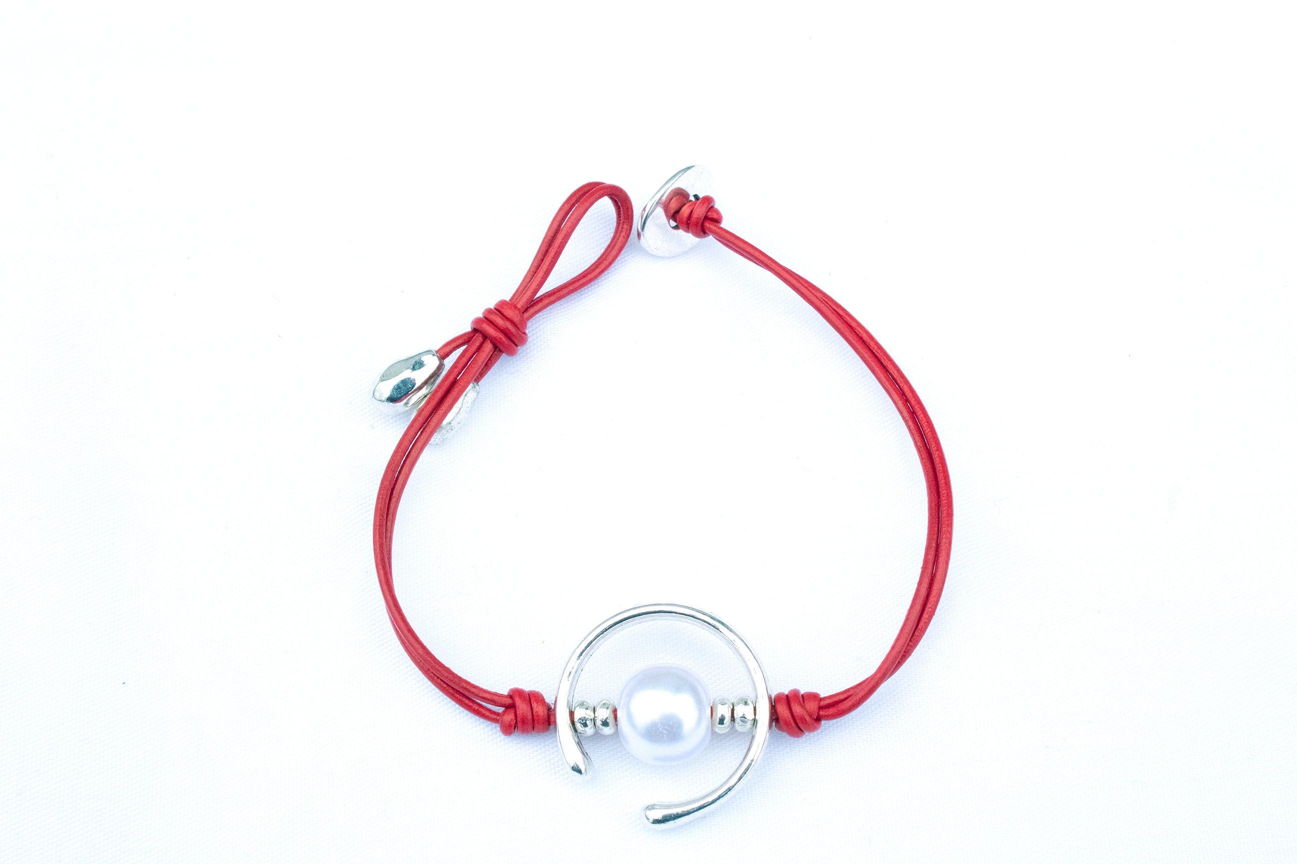 Elegant Red Leather Bracelet with Pearl Accent Mother of Pearl Hoop & Carnelian Bead Bracelet: Brown  main image 2