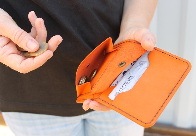 PDF pattern Template leather Bi-fold with a coin box assembly instructions! wallet