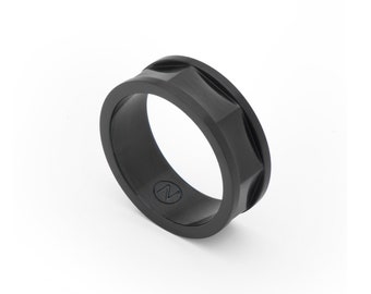 Anillo de acero inoxidable negro: sencillo y elegante