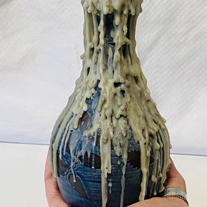 守護のための伝統的な魔女の大きなボトル