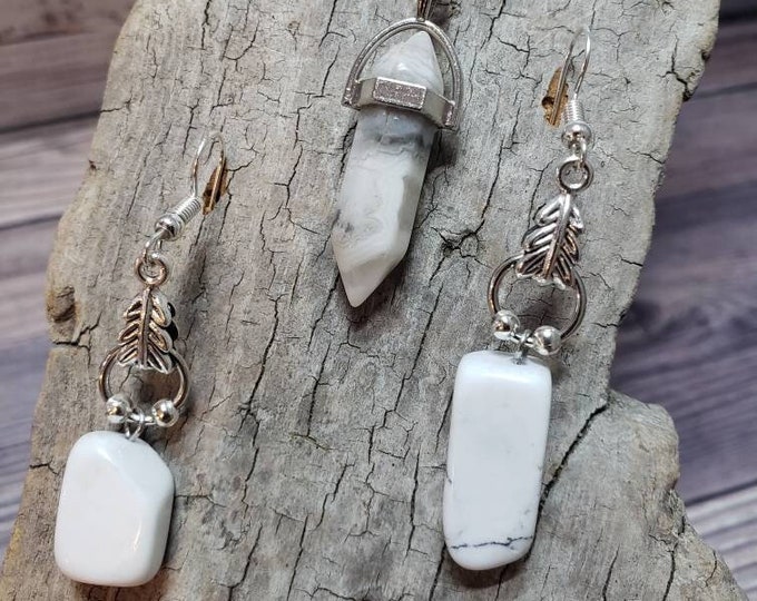 TIC Jewelry, Precious stones, White Howlite, 1 pair of earrings, 1 necklace