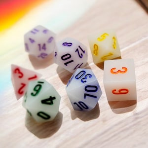Juego de dados The Prismatic Rainbow Hue, juego de dados Sharp Edge, juego de dados RPG