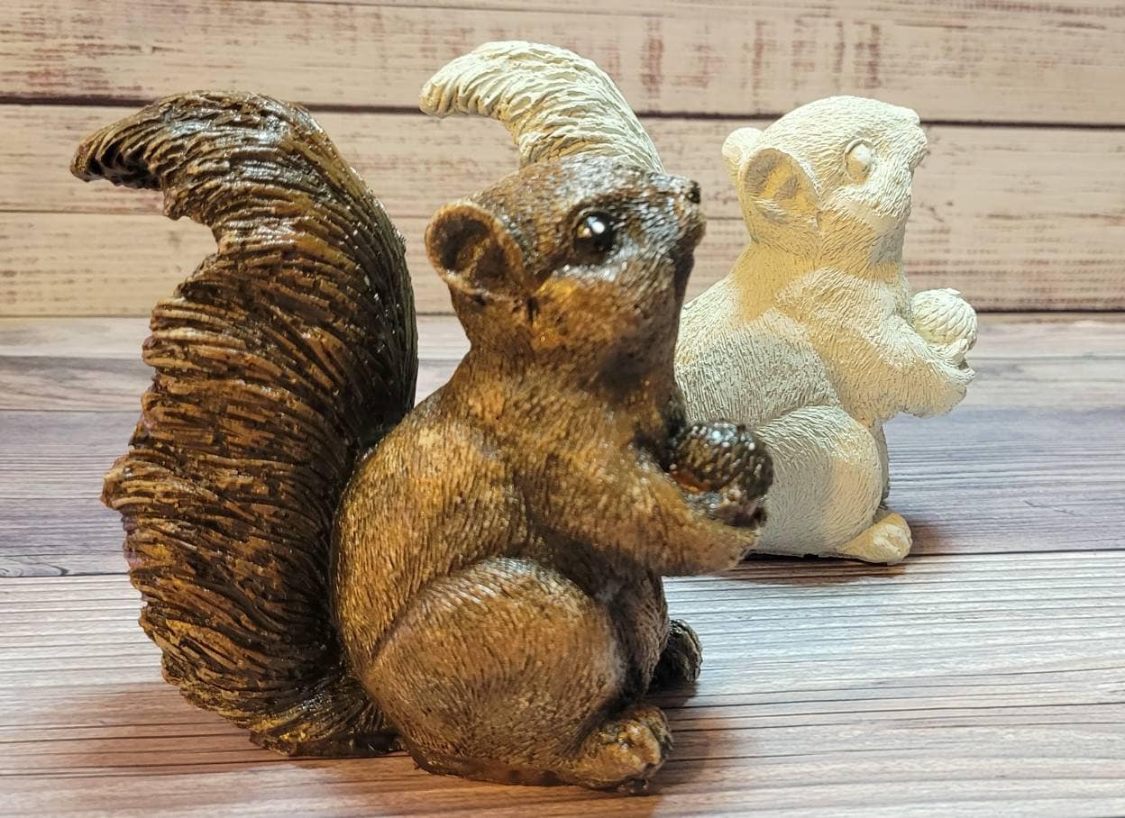 SQUIRREL Graceful Wood Carving Animal Picture. Wild Life Wall Art, Cabin  Rustic Home Decor, Squirrel Carving Wall Hanging, Rustic Carving -   Norway