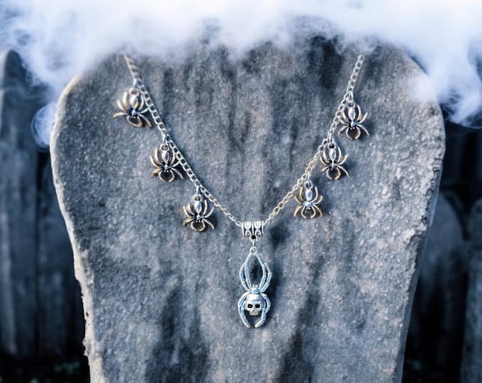 Spooky spider necklace, Halloween, climbing spiders