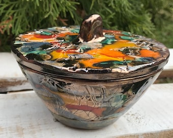 Ręcznie robiona ceramiczna cukierniczka z pokrywką, wyjątkowa ceramiczna miska do serwowania