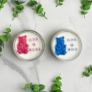 Handmade blue It&#39;s a Boy or pink It&#39;s a Girl with a bear Message Soy Candle with the cotton wick in a glass cup and gift box