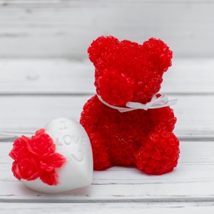 Handmade RED roses bear soap with the heart soap with sweetheart fragrance oil and jojoba oil in the clear plastic gift box, budget gift
