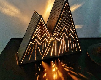 Plik laserowo wycinany z lampą nocną z motywem górskim i gwiazdami (SVG, PDF, AI)