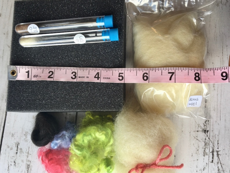 Needle Felting Kit Beginner, Felted Bear DIY Craft, Holiday Gift image 5
