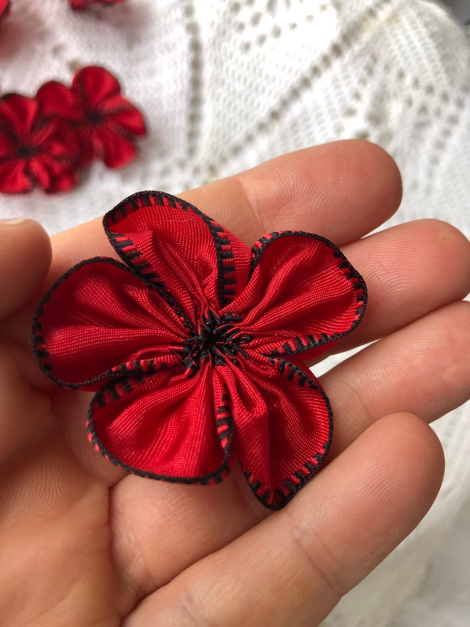 Rotes Band Blumen mit schwarzen Maschen | Etsy