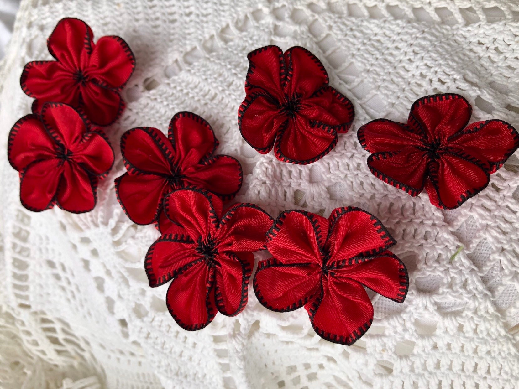 Rotes Band Blumen mit schwarzen Maschen - Etsy.de