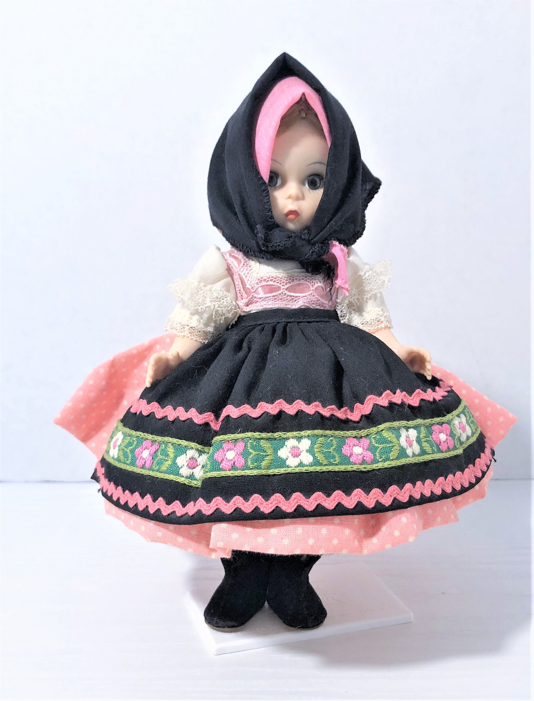 Madame Alexander Dolls International - Etsy