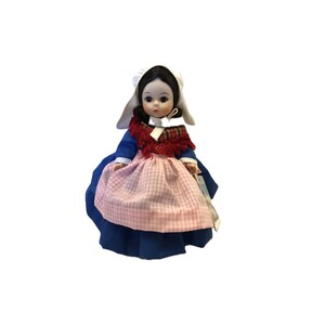 Madame Alexander Belgium Doll Vintage International 8”  Straight Leg #562