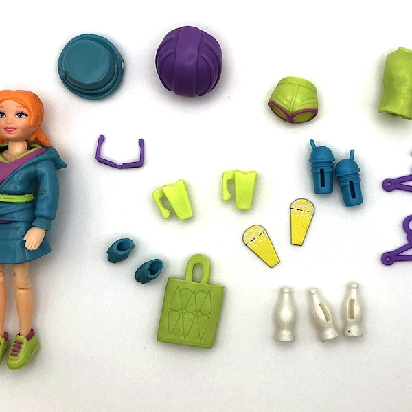 Polly Pocket Relaxin' Resort Lea, Clothing, Shoes, Accessories