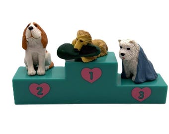 Puppy in my Pocket Vanessa, Pepper and Jamie 3 Puppies and Podium