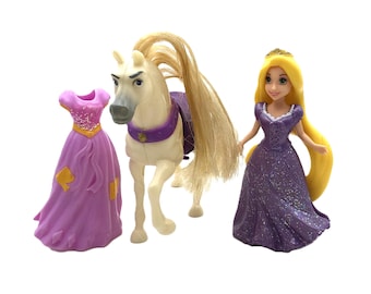 Disney Princess Polly Pocket Style Mini Dolls Rapunzel and Two Magiclip Dresses