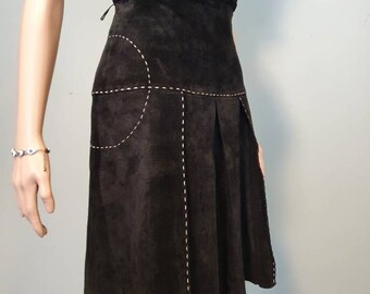 Vintage Black suede pleated skirt with white stitching  high waist