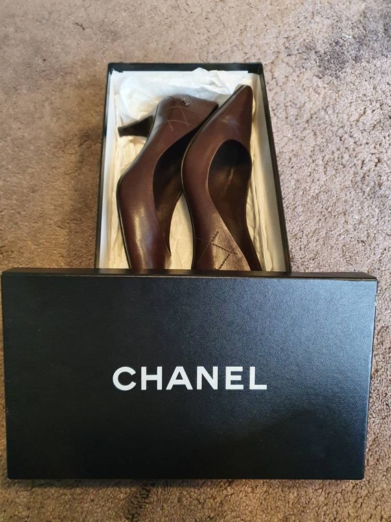 Vintage dark brown leather chanel heels pumps 37,5 - image 4