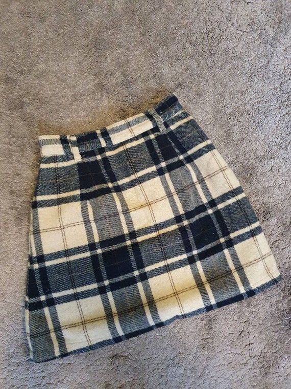 ミニスカート Burberry Embroidered wool blend mini skirt (8110604 C1309) Burberry Pleated wool mini skirt with belted waist | The