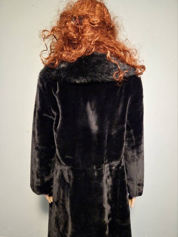 Vintage Black fake fur fluffy cloak coat big coll… - image 6