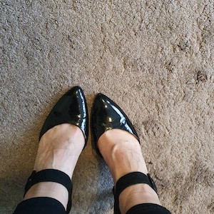 Vintage italian black sling lacquer pointed shoes heels Size 40