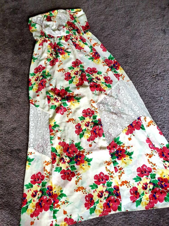 Vintage flower power strapless 70s dress white re… - image 2