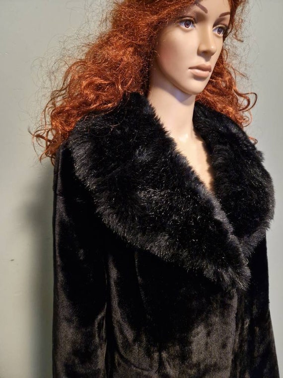 Vintage Black fake fur fluffy cloak coat big coll… - image 8