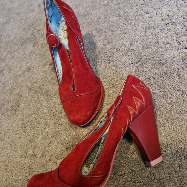 Vintage red irregulare choice pumps heels Size 37