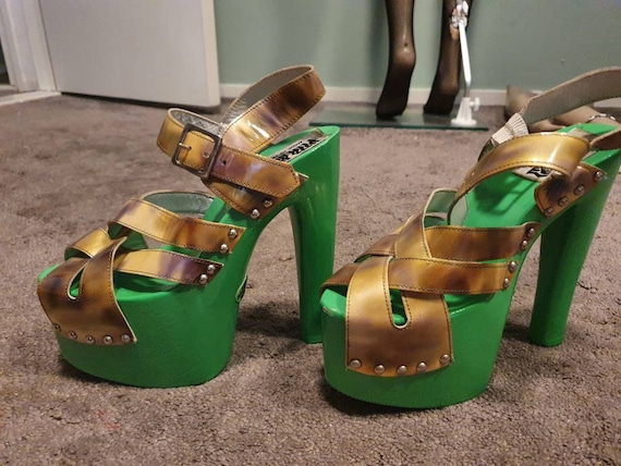 NEW🔥 Neon Color Open Toe Platform Heel Sandals | Platform sandals heels,  Chunky heels sandals, Chunky heel shoes