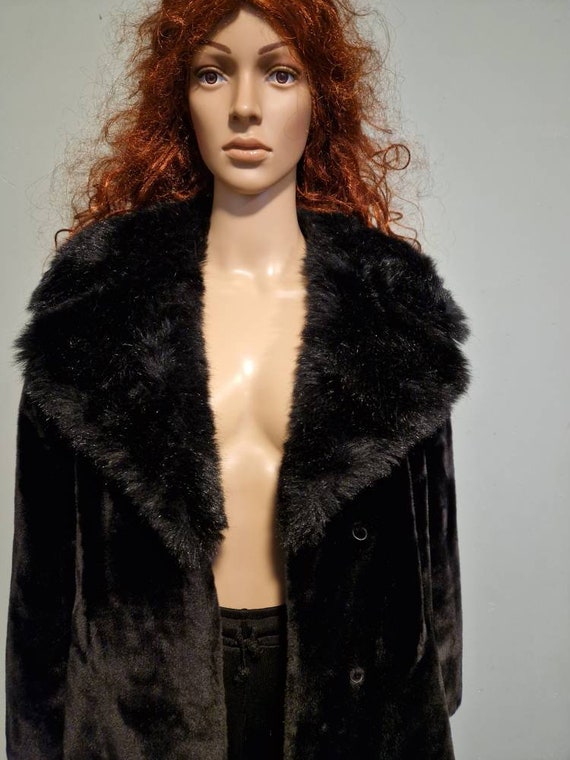 Vintage Black fake fur fluffy cloak coat big coll… - image 4
