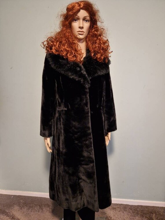 Vintage Black fake fur fluffy cloak coat big coll… - image 3