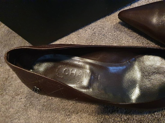 Vintage dark brown leather chanel heels pumps 37,5 - image 6