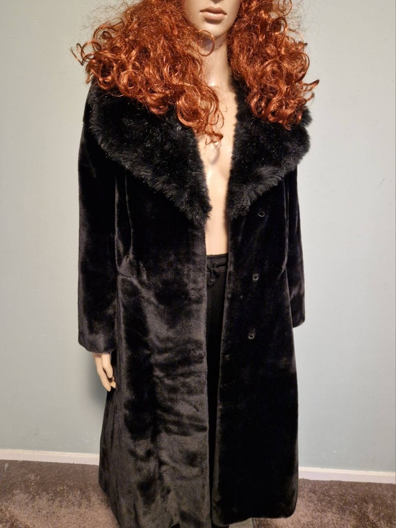 Vintage Black fake fur fluffy cloak coat big coll… - image 7