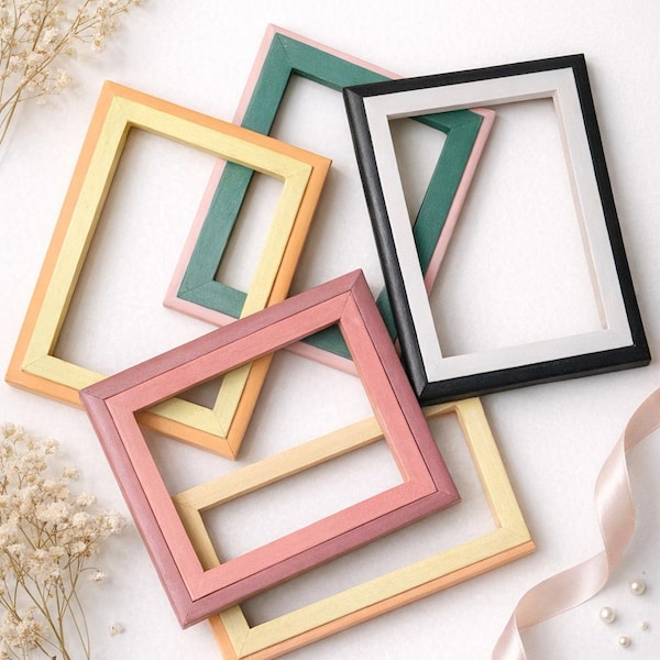 Cornice portafoto in legno massello bicolore: design personalizzato con pittura.
