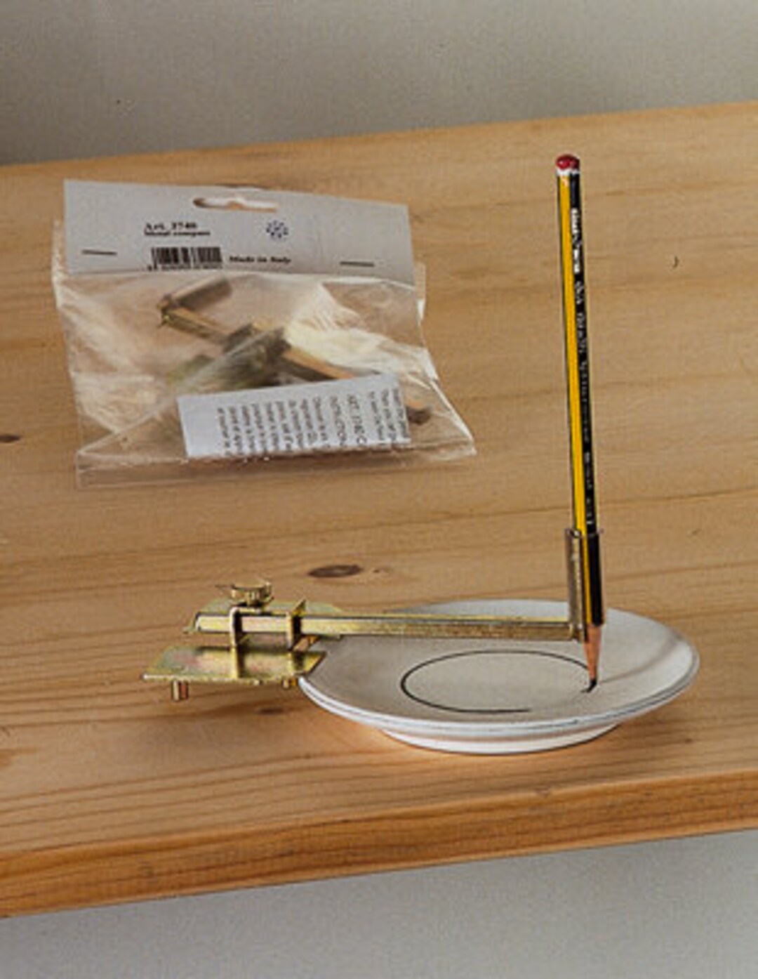 Art and Craft Circle Compass Drawing Tool for Plates , Canvas, Paper ...