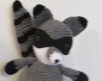 Raccoon Bandit 6 inches