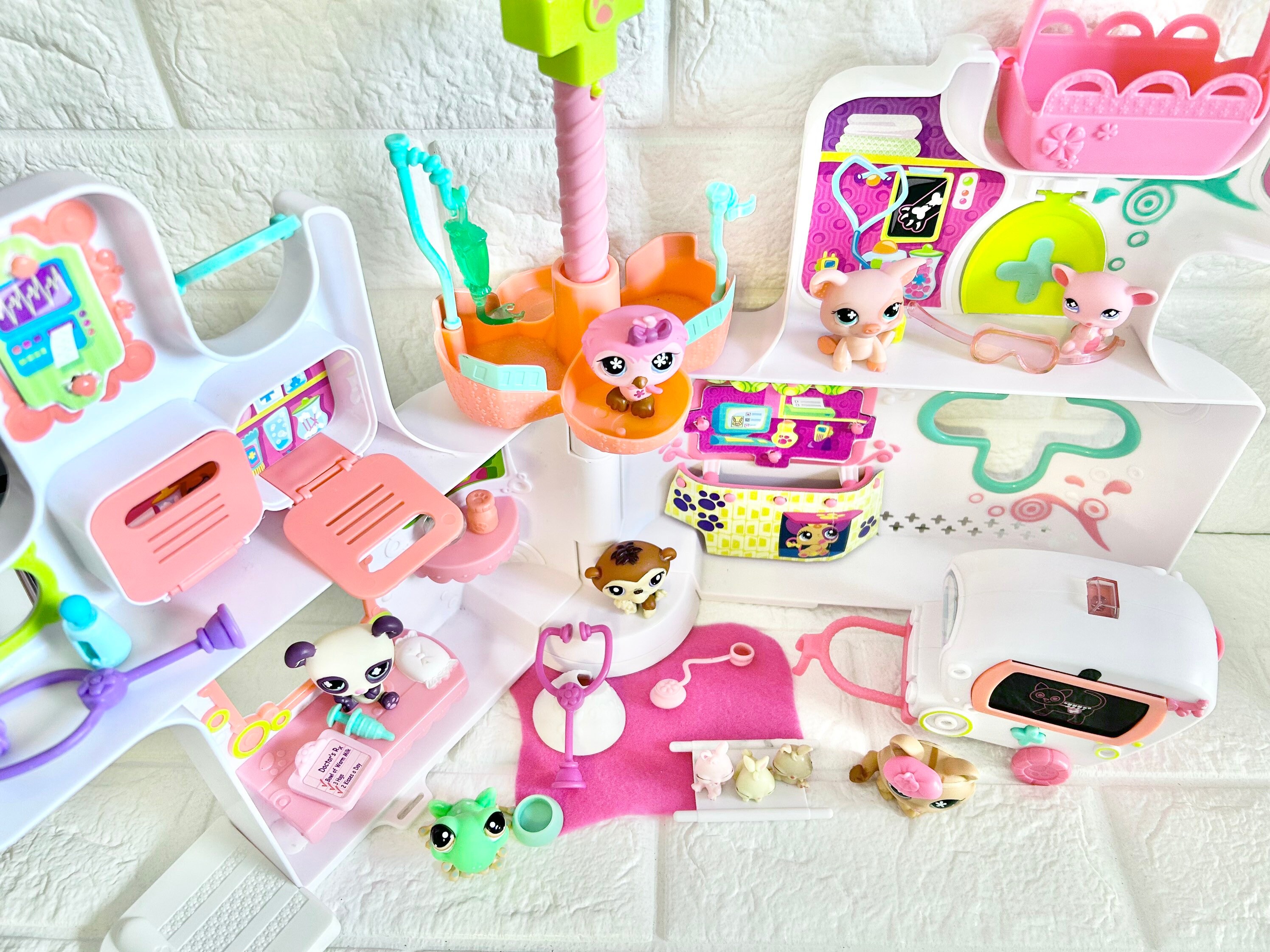 Littlest Pet Shop Rescue Tails Center Vet Animal Hospital, 40 OFF