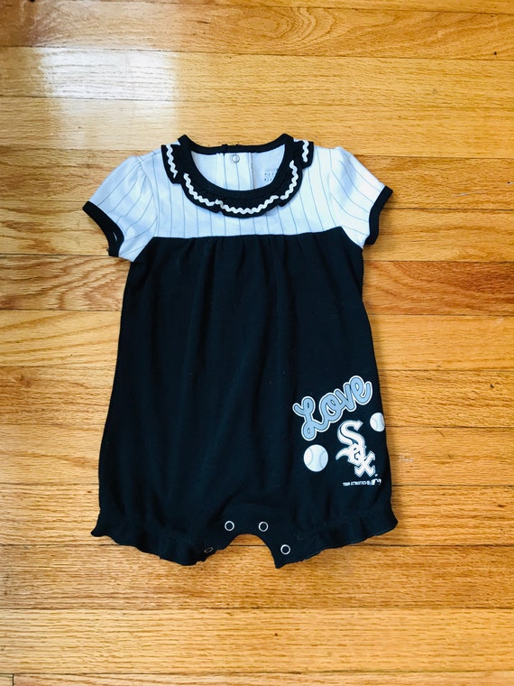 girls white sox shirt